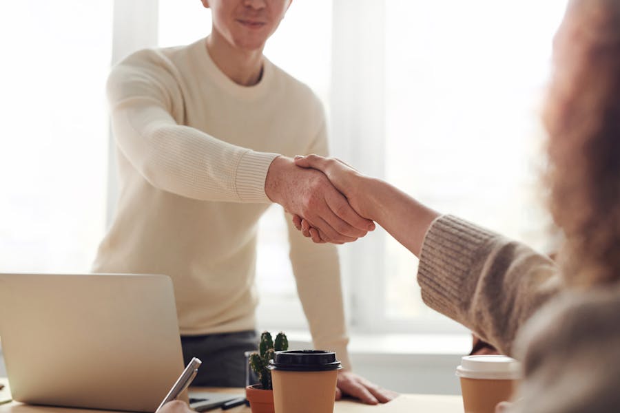 Transition d'un conseiller bancaire vers le courtage