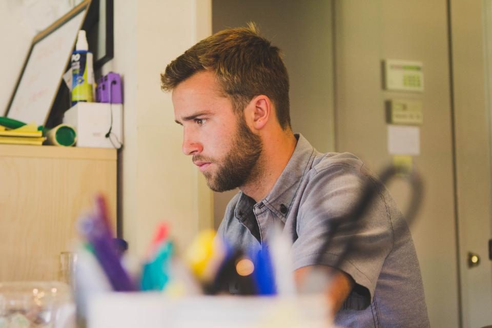 Portage salarial et courtage en assurance : est-ce possible ?