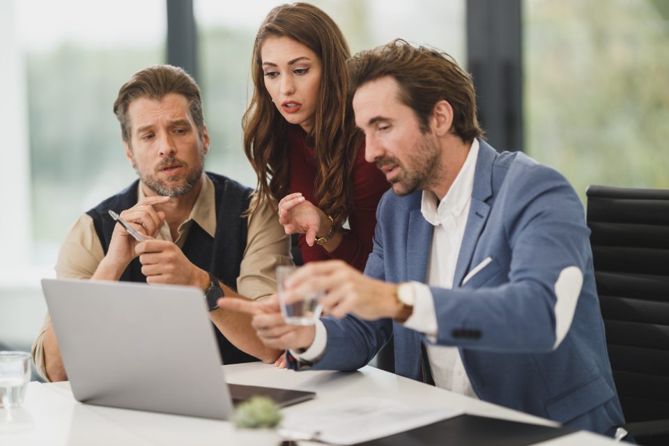 Trouver ses premiers clients en courtage d'assurance